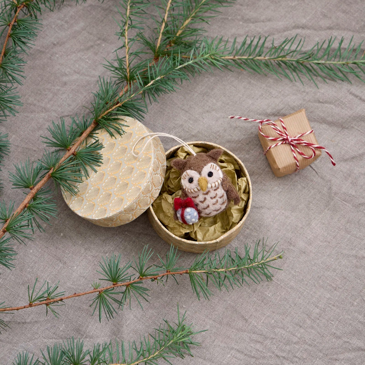 Civetta con regalo - da appendere