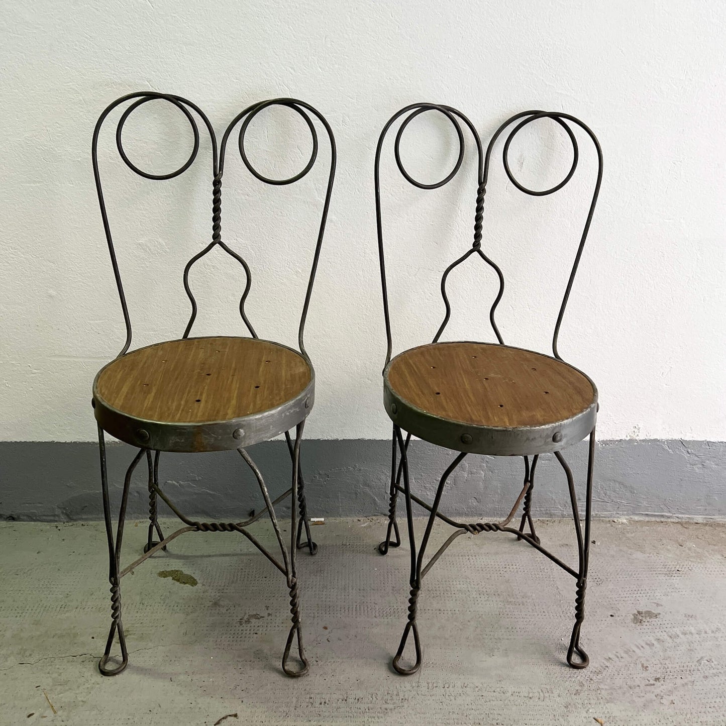 Set of 4 Chairs - wood and iron - Vintage