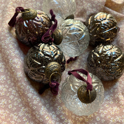 Balls - Leaf deco - Christmas decorations