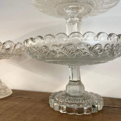 Glass Stand - Regal - Vintage